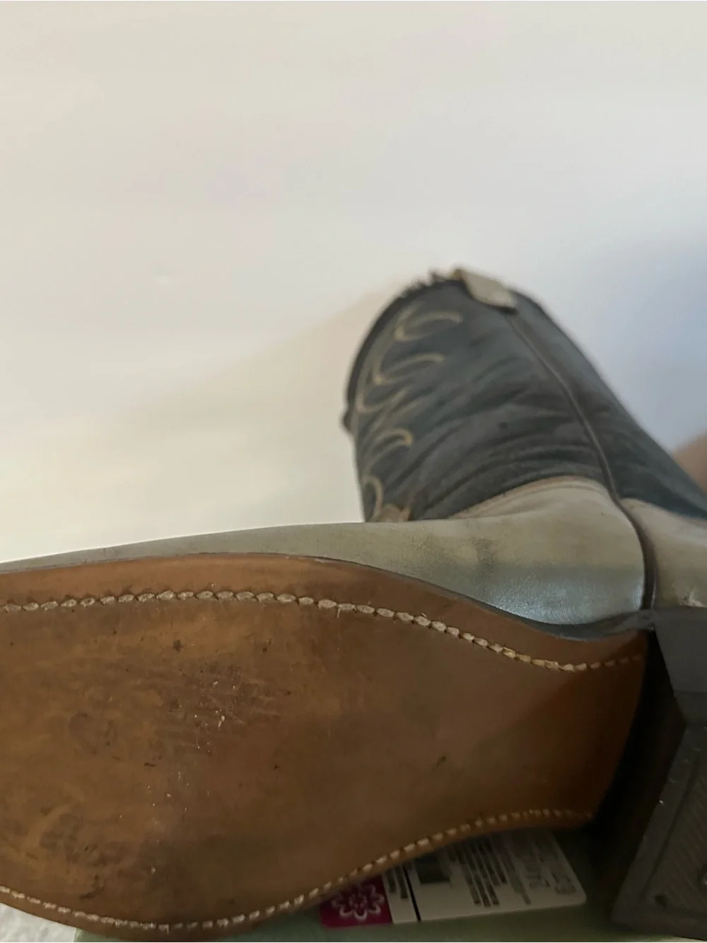 Men's Leather Derby Shoe in Brown - Classic Dress Style